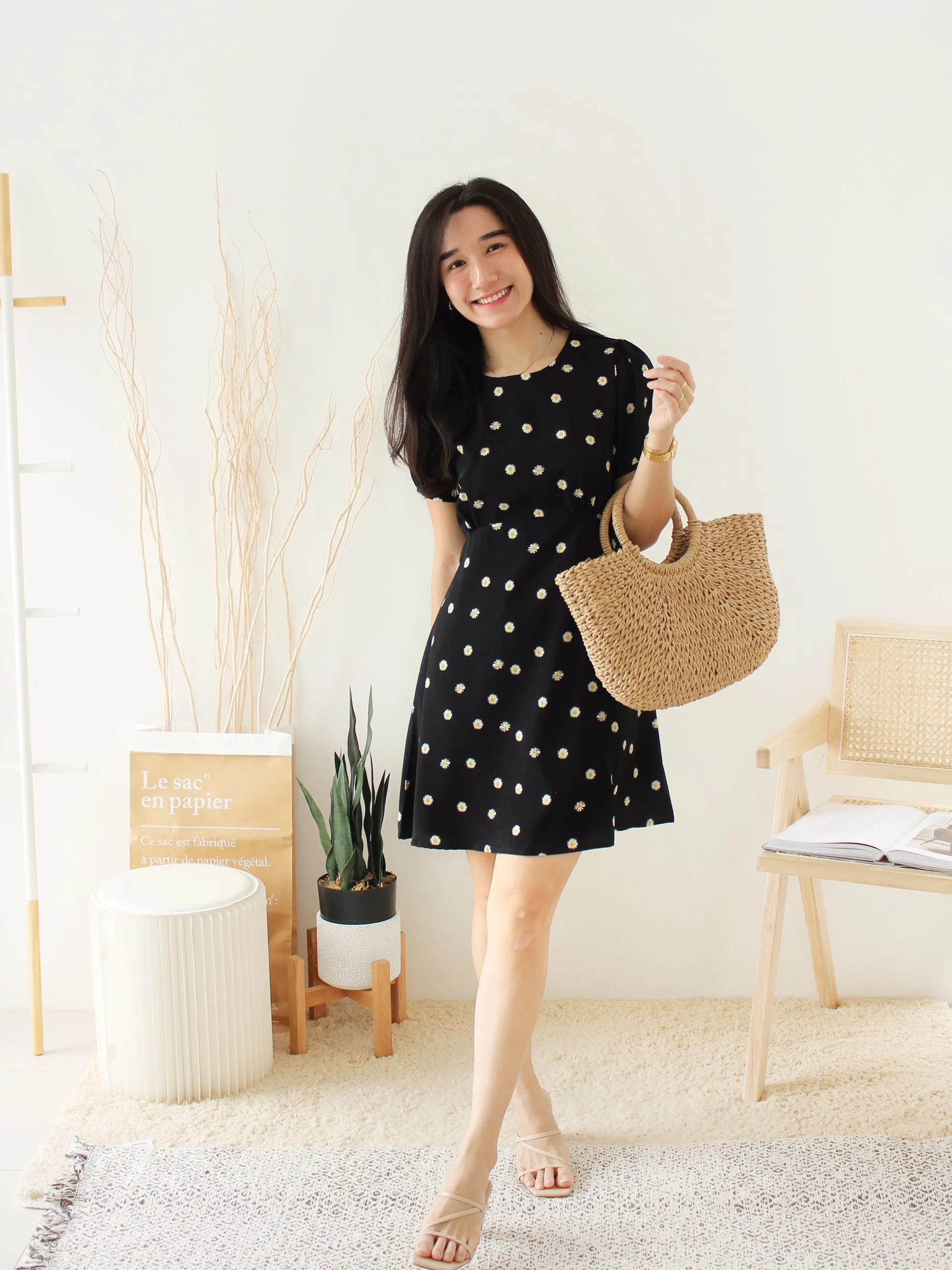 FLORAL DAISY BLACK DRESS