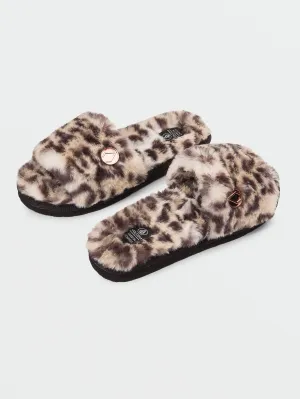 Girls Lived in Lounge Slippers - Cheetah