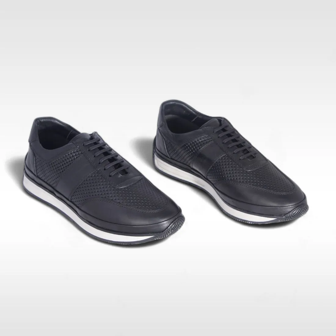 Men's comfortable sports shoes / Made in China - Black -8892